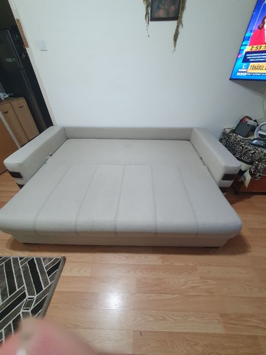 Canapea extensibila 3locuri 750lei lei