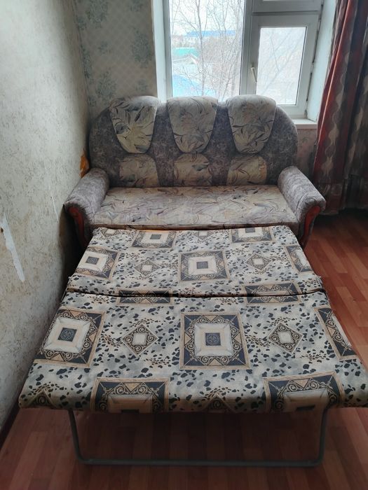 Продам два дивана