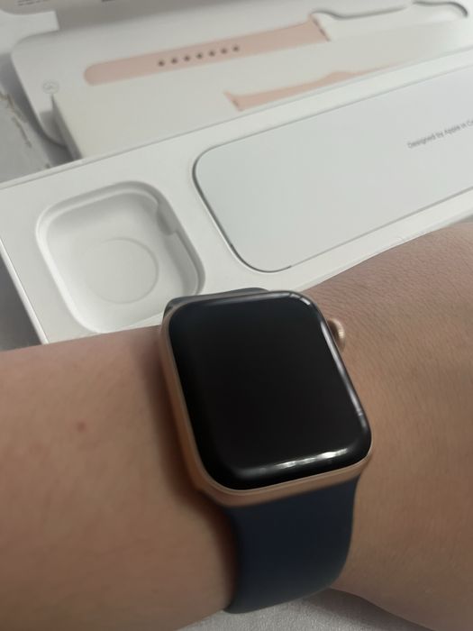 Apple watch series 6 40mm Gold