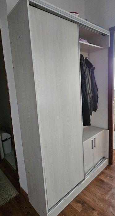 Шкаф для прихожей