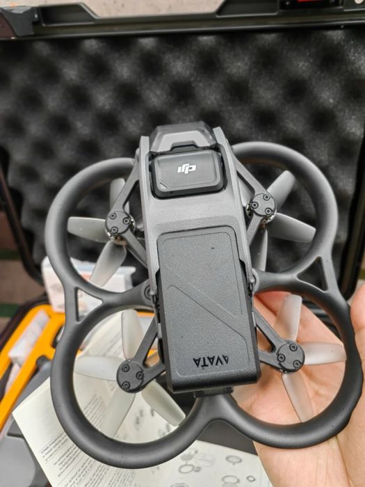 DJI Avata Pro View Combo drona FPV