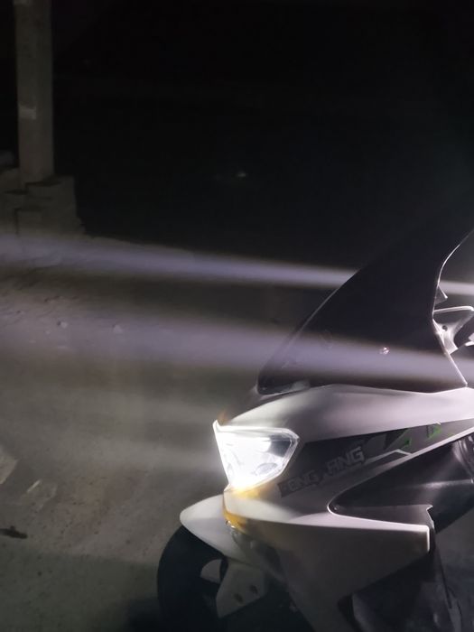 Макси скутер, мопед