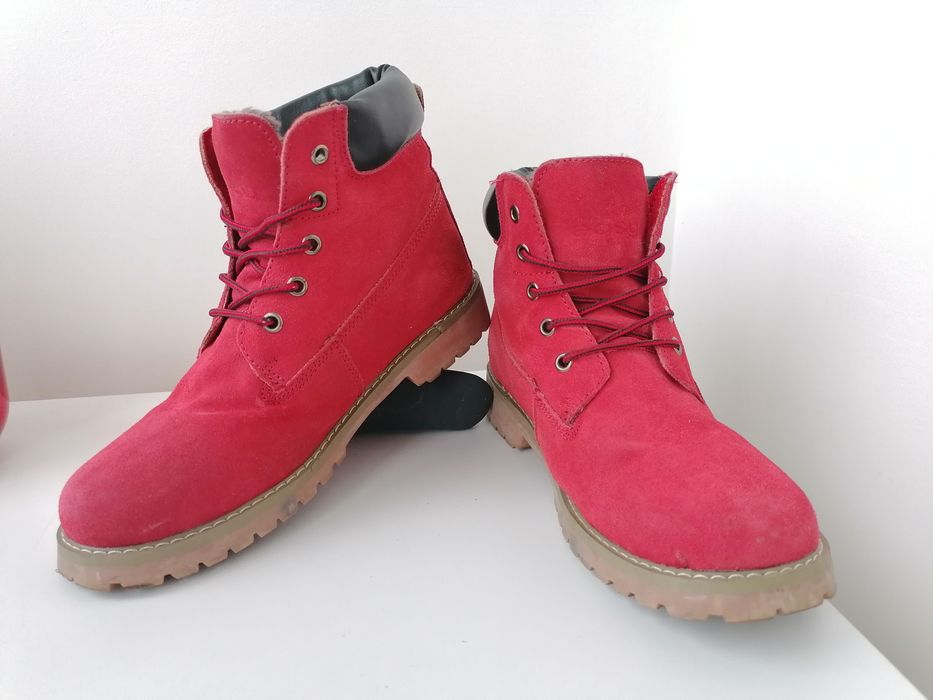 Ghete dama rosii, piele intoarsa