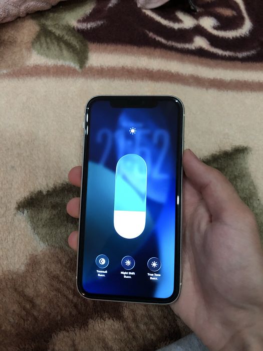 Iphone 11 128 ГБ в хорошеем состаянии с каробкой