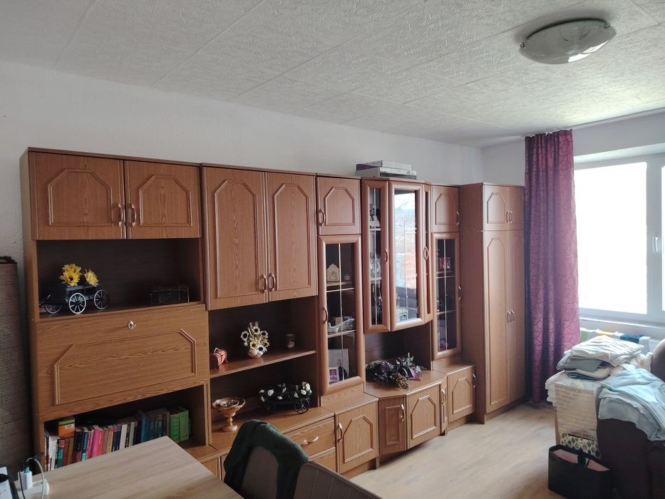 Mobila ,super preț 500 lei.