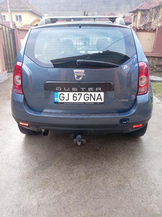 Vând Dacia Duster  4x4