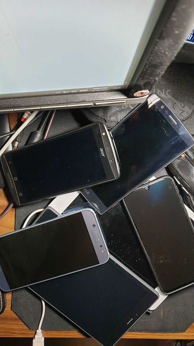 Smartphone si tablete pentru piese