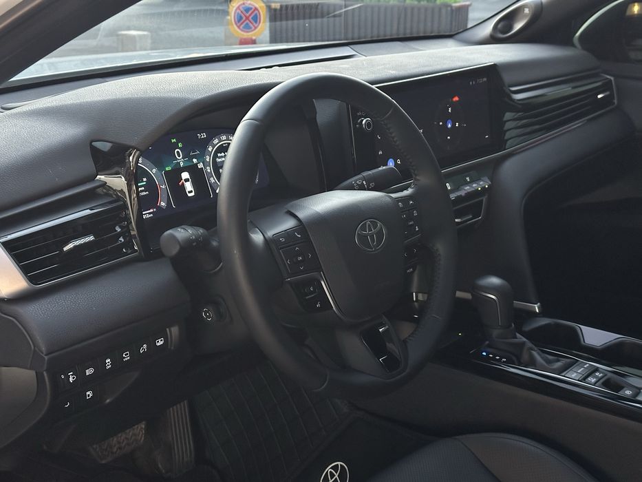 Toyota camry Limited 2025 Japan