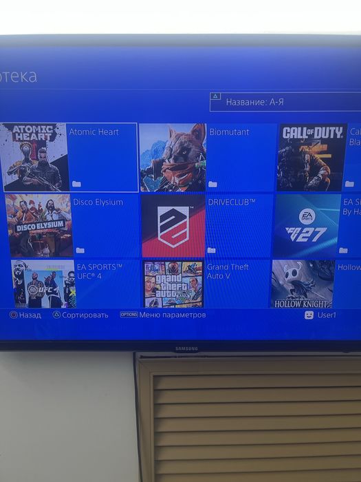 Продаю Sony PS4 Pro