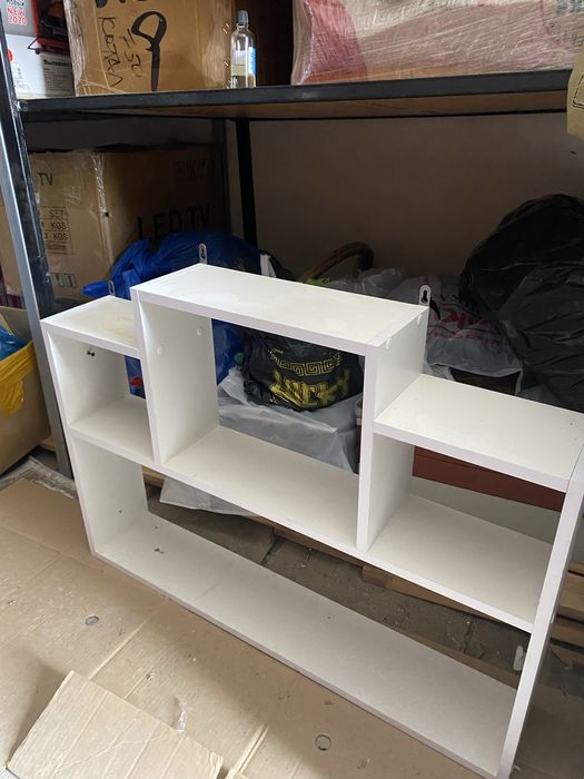 Полка подвесная на стенная в хорошем состоянии