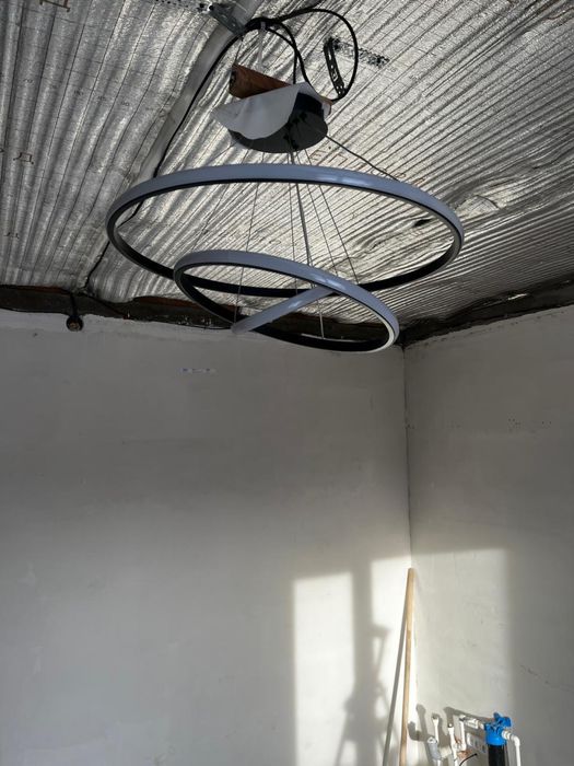 Продается люстра