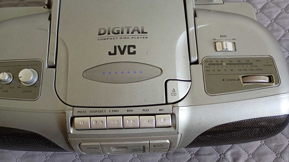 Касетофон JVC -Касетофон