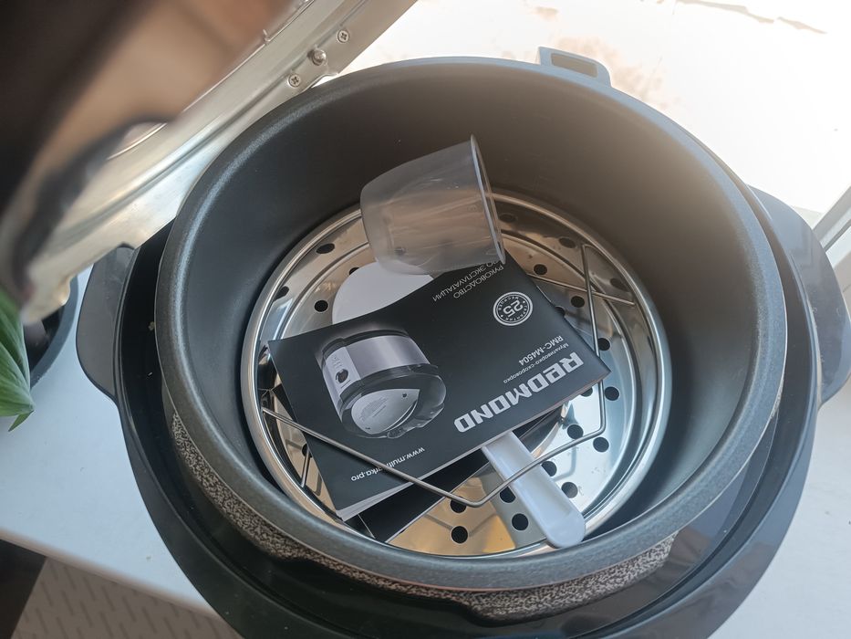 Мультиварка REDMOND series multiPRO RMC-M4504.