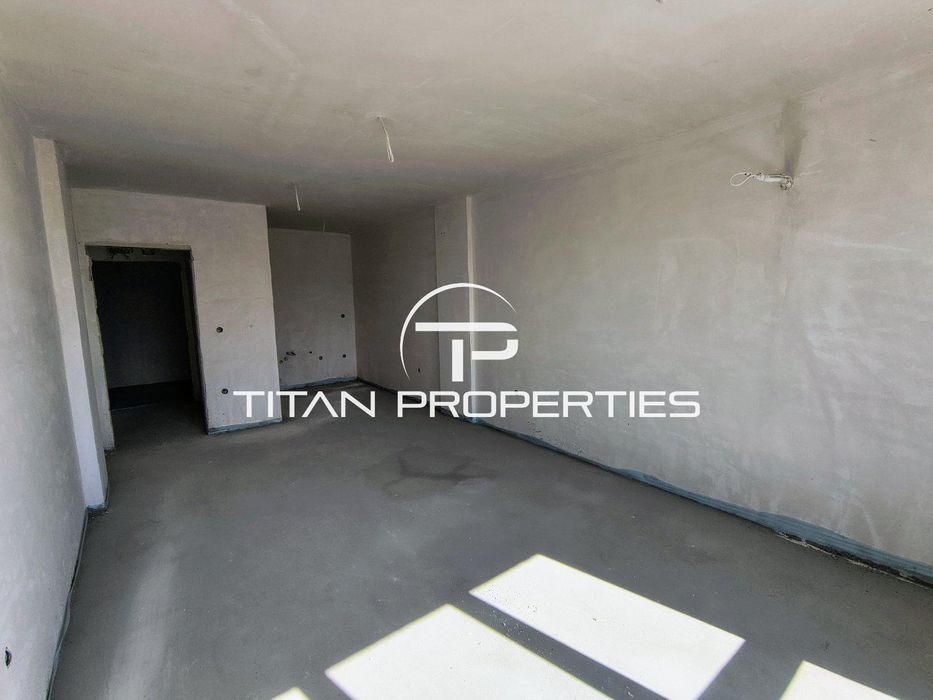 Продава се Двустаен апартамент в Пловдив, Гагарин - 70 кв.м за 1429 €/кв.м - Снимка #1