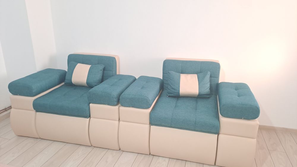 Canapea turcoaz extensibila