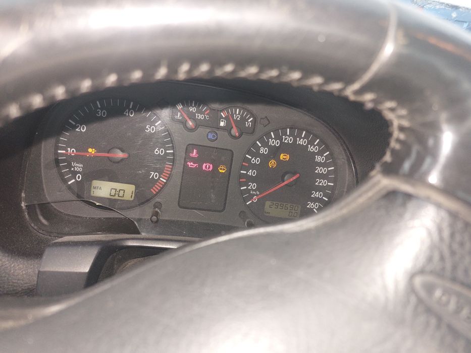 VW Bora 2.3 V5 На части