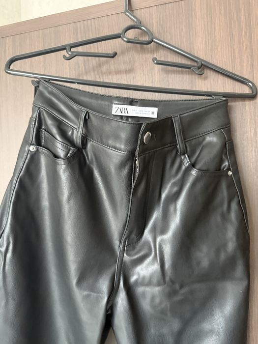 Кожен панталон Zara