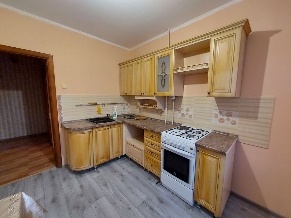 Продам  2х комн кв на 1000мелочах