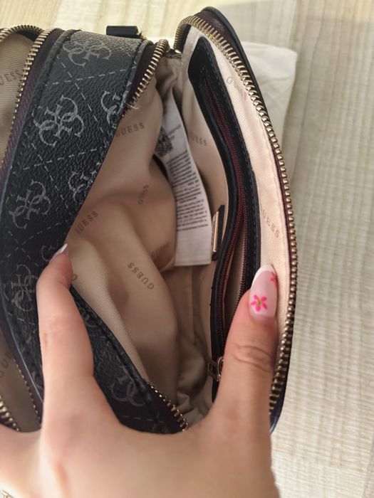 Geanta de umar Guess