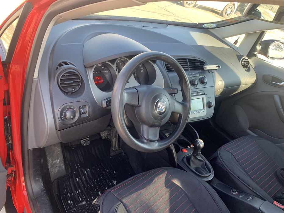 Autoturism Seat Alteea