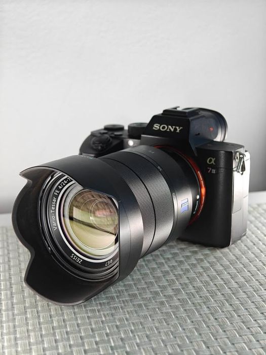 Sony FE 24-70mm f/4 OSS Vario-Tessar T * ZA