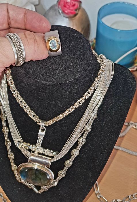 Vând inele din argint cu aur!