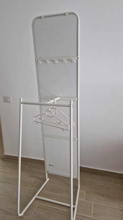 Oglinda cu suport și cuier Ikea