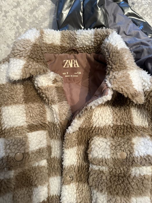 Продам куртки на девочку