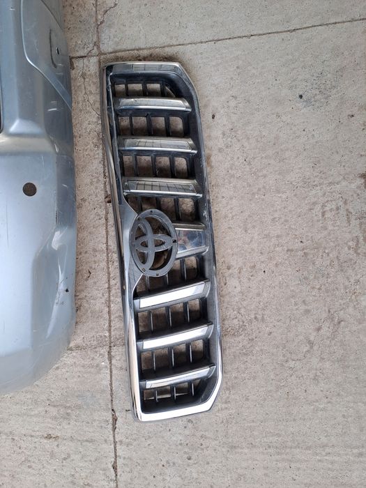 решетка радиатора и бампер