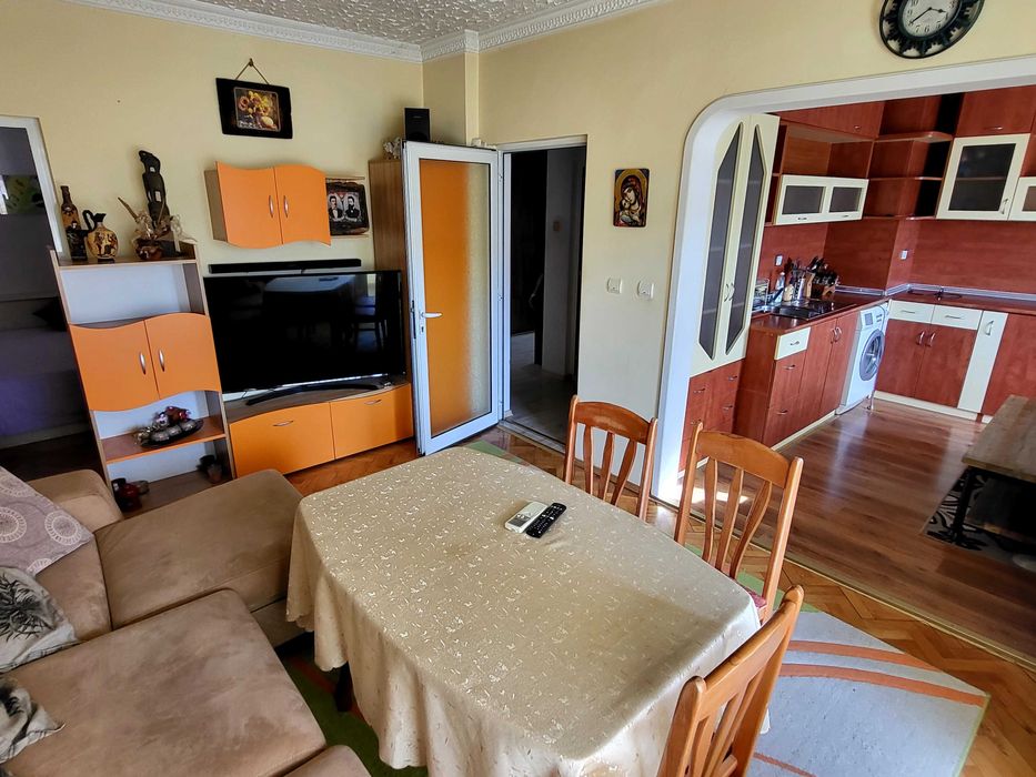 Дава се под наем Тристаен апартамент в Плевен, Идеален център - 74 кв.м за 331.5 € - Снимка #13