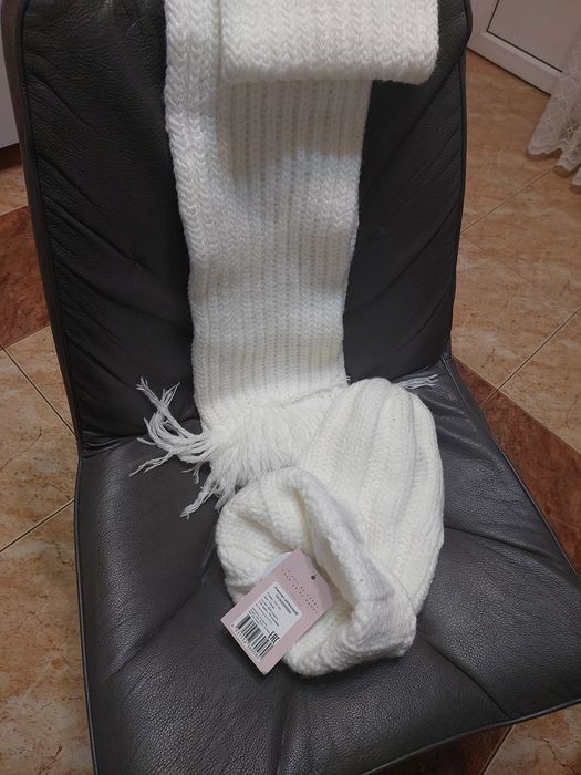 Шапка с шарфом детский