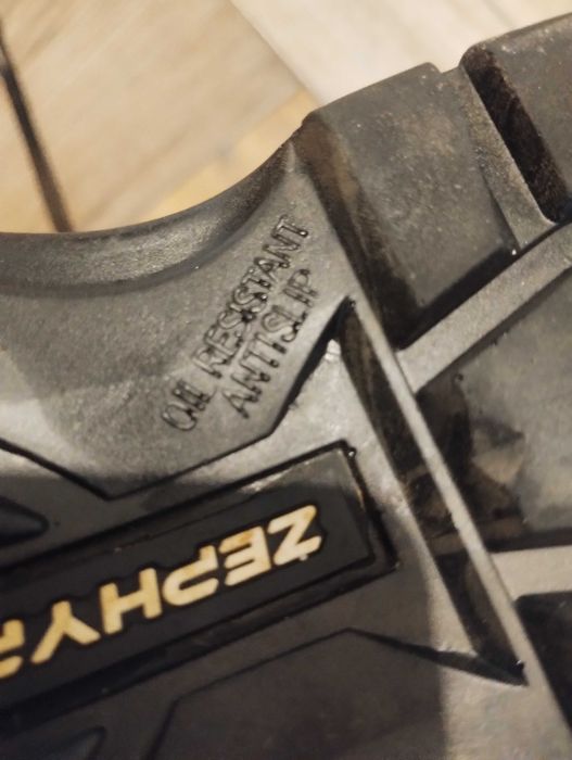 Ghete înalte impermeabile