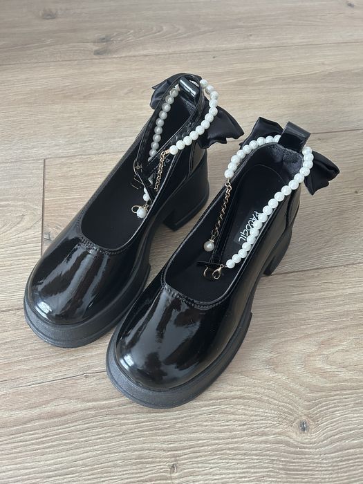 Продам лоферы школьные