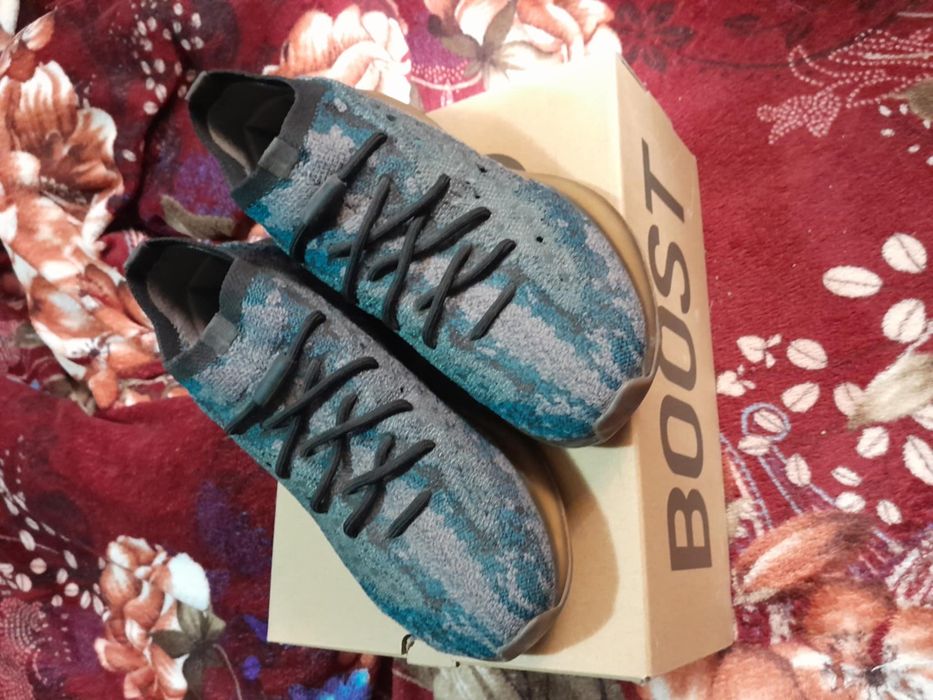 Yeezy Boost 380 cu cutie