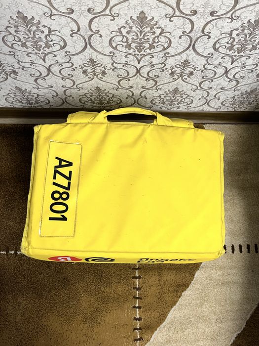 Яндекс сумка Термокороб  курьерская