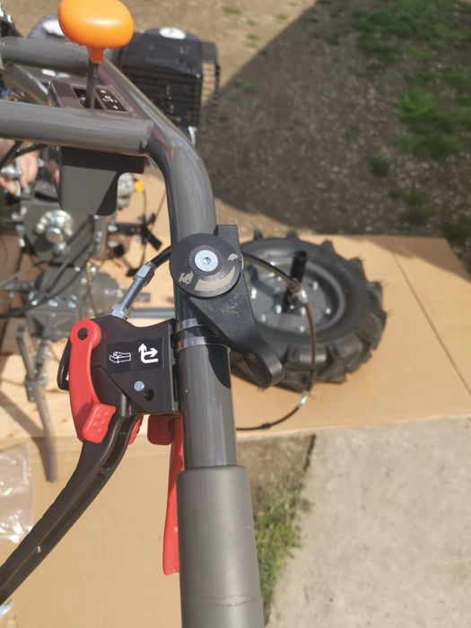 Motocultor OMAC MC 13000, model pe benzină, cu diferențial, 13 CP