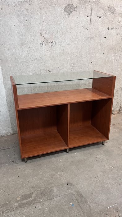 Витрини за магазин със стъкло