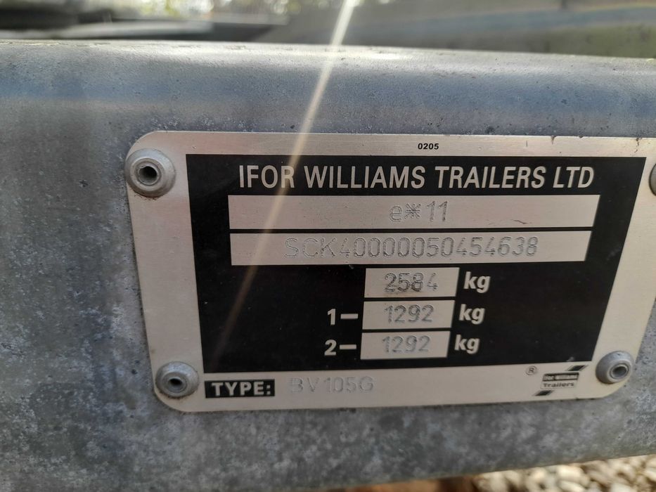 Затворено Ремарке 2700кг. Ифор Уилямс Iford Williams.
Модел BV105G