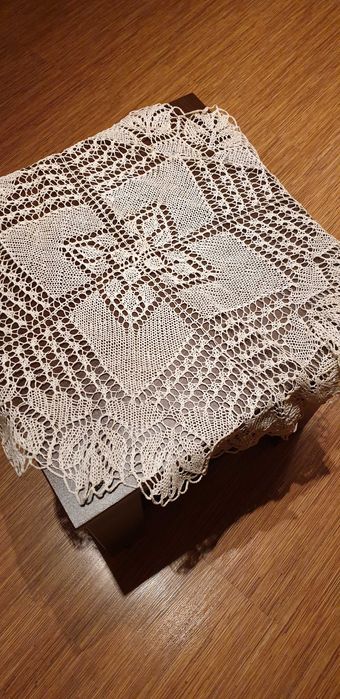 Карета за маса, ръчно изплетени