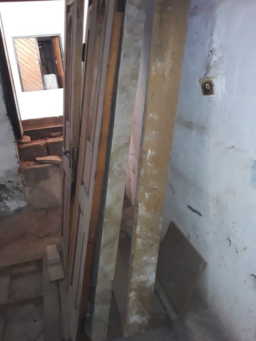 Eshiklar Rom yaxshi holatda