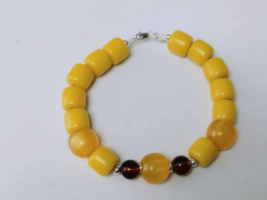 Veche bratara din argint de 925 format din bile de chihlimbar natural baltic culoarea mierii si butterscotch