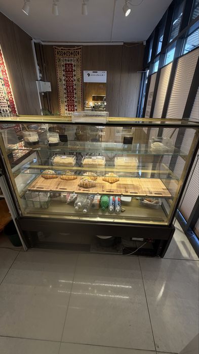 Продам витринный хоордилник
