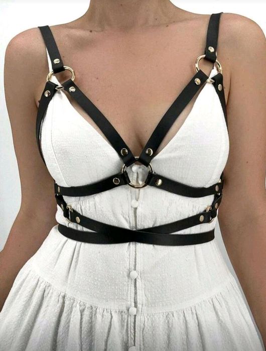 Харнеси, готик аксесоари