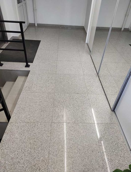 Curățenie scări de bloc Pitești – Întreținere asociații | Preț corect