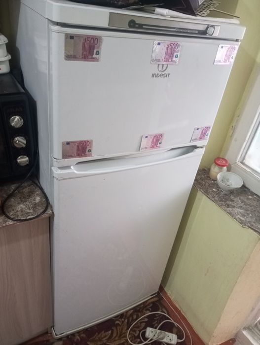 Шәй стол холодельник