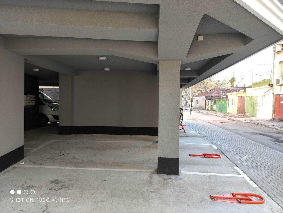 Дава се под наем Гараж / Паркомясто в Варна, Колхозен пазар - 15 кв.м за 102 € - Снимка #4