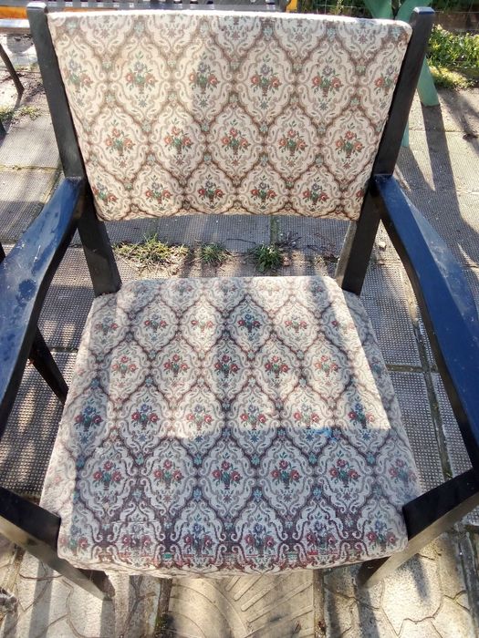 Кръгла растегателна маса, чамова, запазена и столове