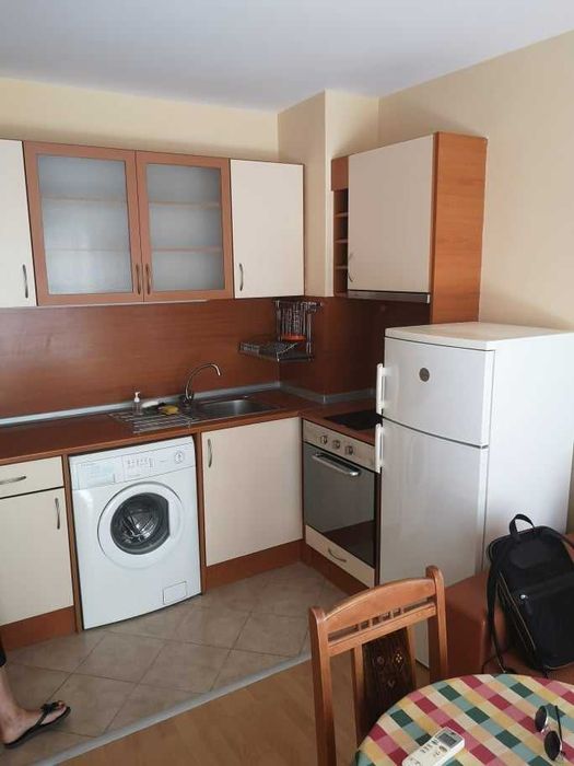 Дава се под наем Двустаен апартамент в Бургас, Лазур - 2001 кв.м за 230 € - Снимка #4