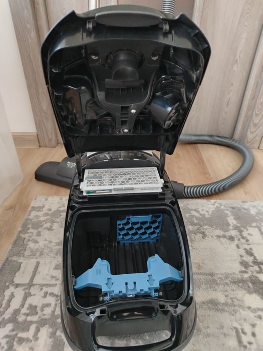 Aspirator cu sac Miele