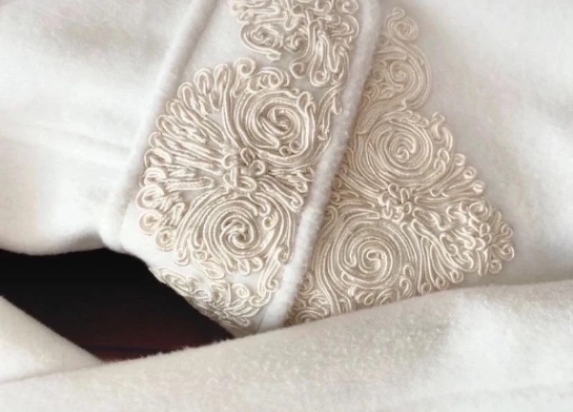 Sacou joyz alb cu broderie